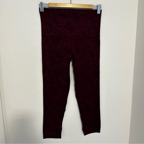 SPANX Look at Me Now Leggings Garnet Roses Seamless Ankle Length Size L Women’s - Picture 2 of 6